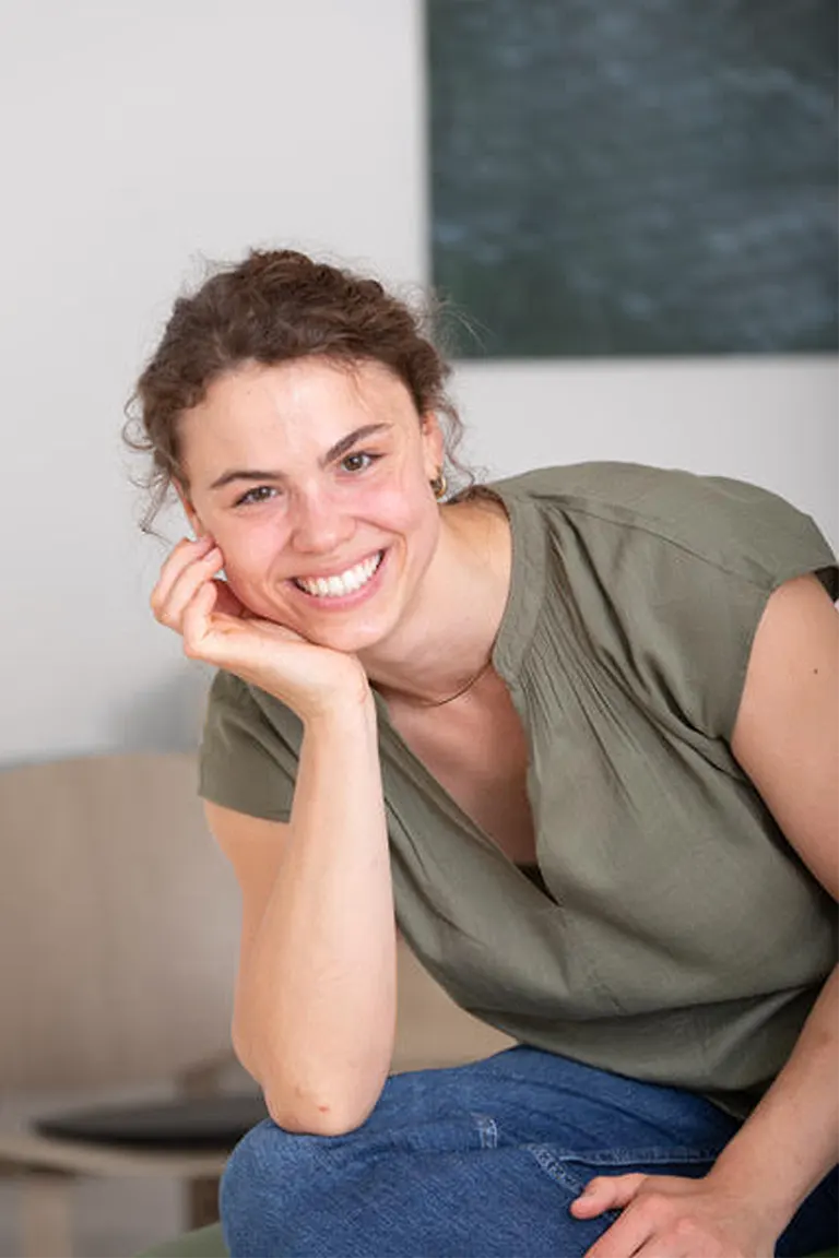 Osteopathin Jule Buss im Profil für die Praxis Osteopathie Mertens in Bonn.